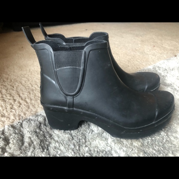 dansko rosa rain boots